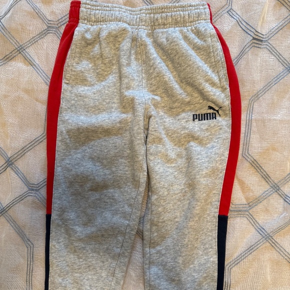 set puma for kids sweater and pants with red/blue on side of pants full zipper - Picture 8 of 9